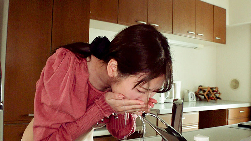 義父にねとられる媚薬中毒の妻 末広純