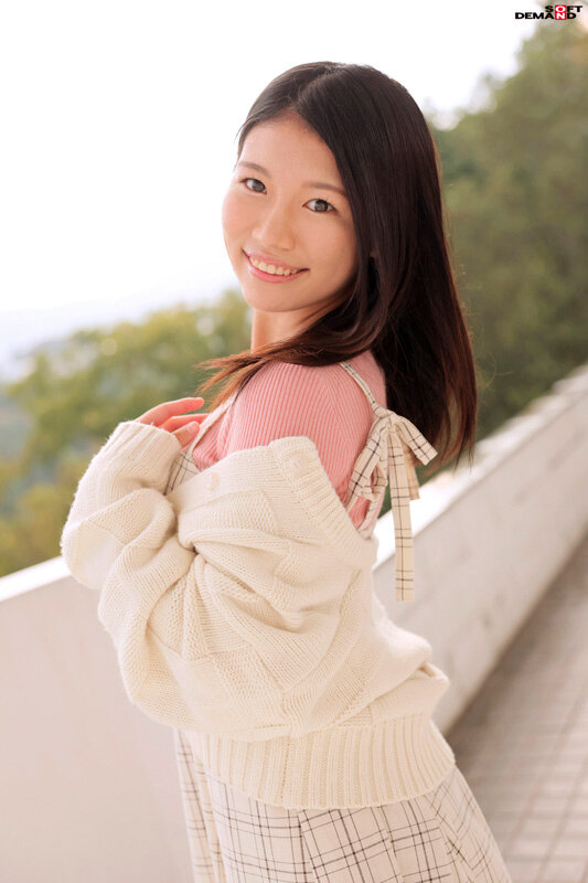 【初撮り】旦那公認10カ月の子持ち人妻22歳 褐色に肥大したエロ乳輪と赤黒く反り返った乳首からは母乳がシャーシャー吹き出す さらに潮吹き体質でビンカンドMセックス超好き りの【圧倒的4K映像でヌク!】 満島りの